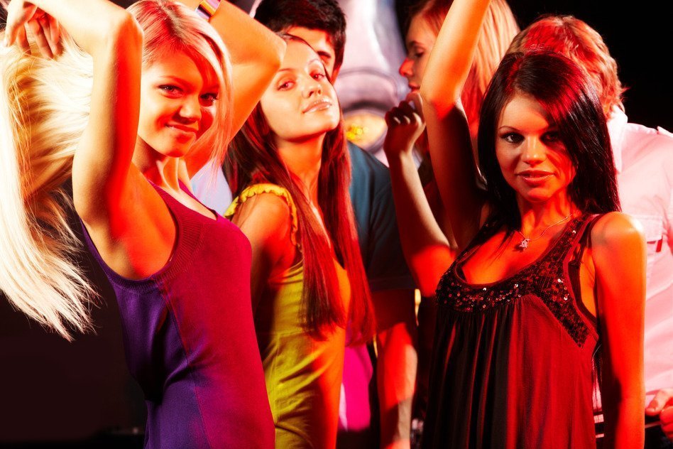 Primeras horas - Chicas Bailando: El secreto del éxito de un local comercial